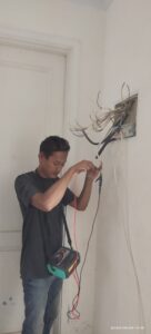 jasa kontraktor rumah cikini 1 tukang listrik